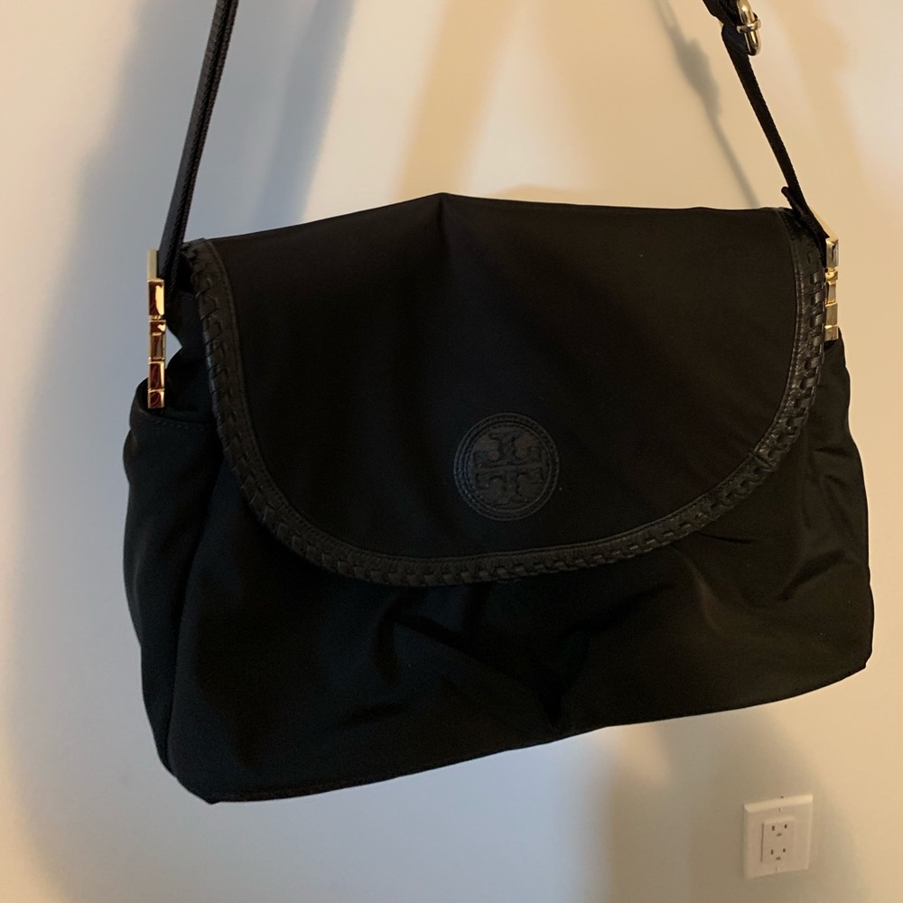 NYLON AND LEATHER MESSENGER BABY BAG